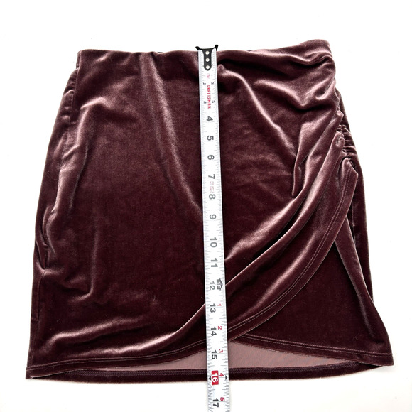 2019 EXPRESS Mauve Velvet Ruched Hip Elastic Waist Pull On Mini Skirt XS 26x15" - Picture 8 of 10